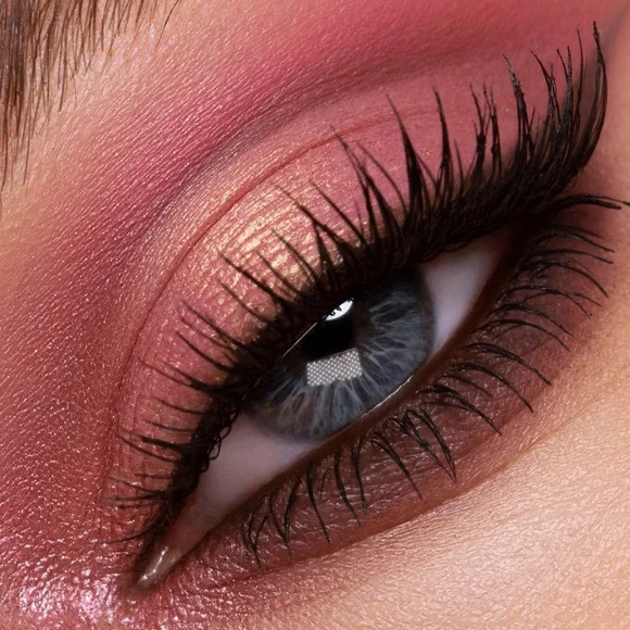 Pat McGrath Labs Divine Rose Luxe Quad: Eternal Eden - Picture 3 of 9